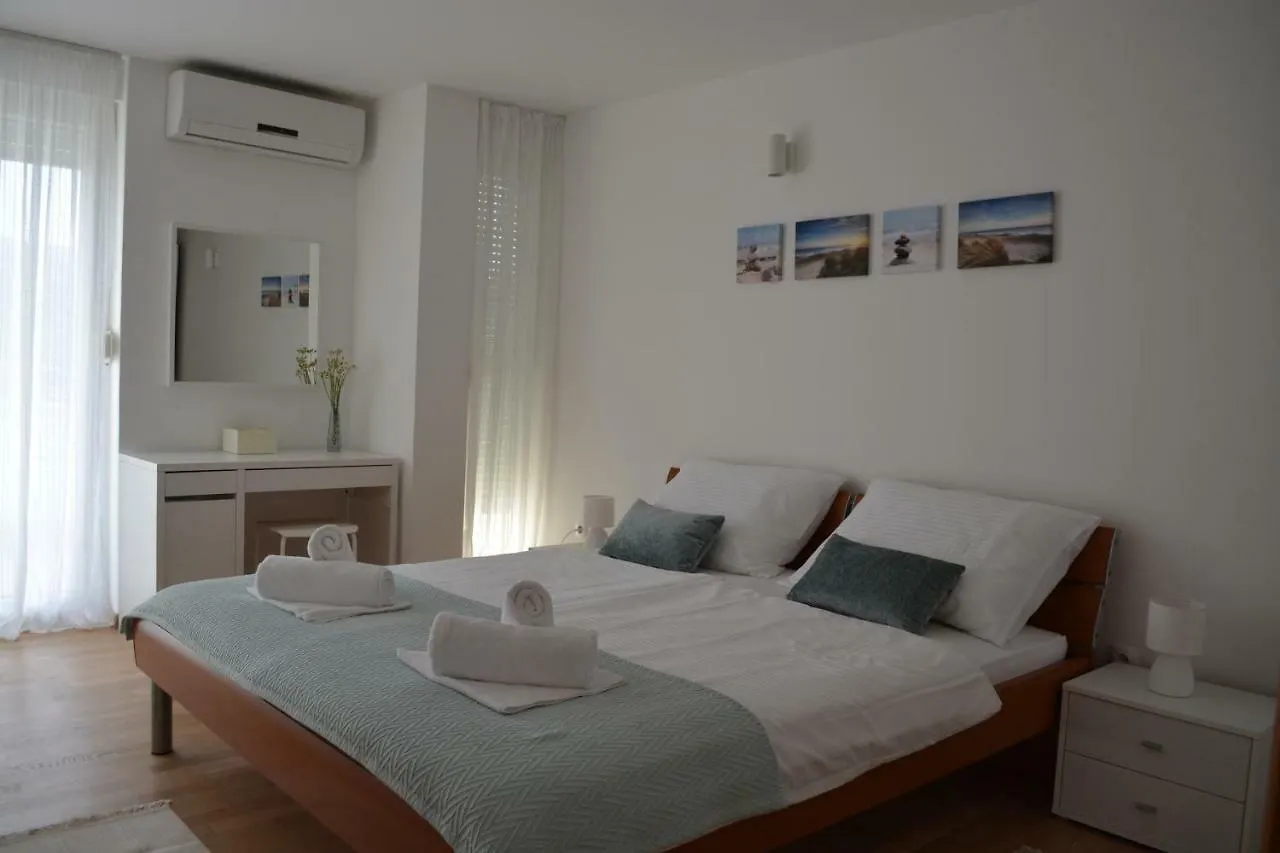 Villa Antea - Modern House With Pool Pag Town