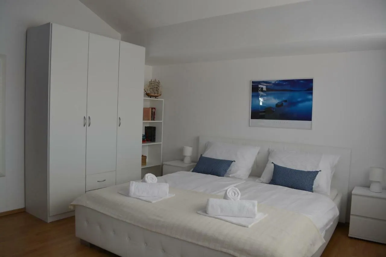 Villa Antea - Modern House With Pool Pag Town Kroatien